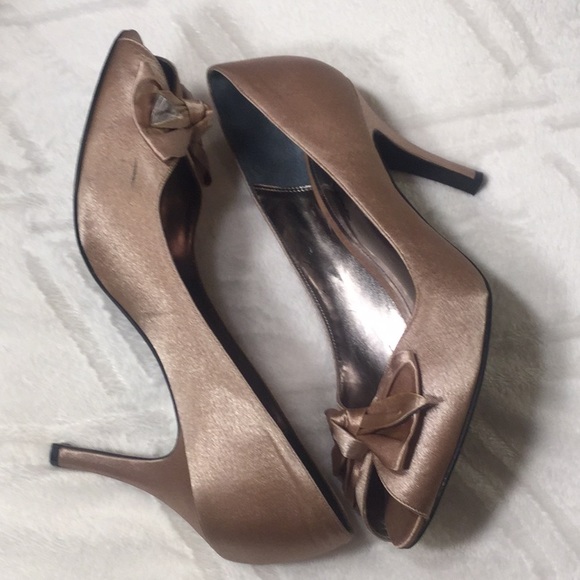 Escarpins Nina - Satin Marron - Talons Hauts - Pointure 9M - Occasion (portés Une Fois)